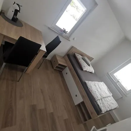Privates Zimmer In Ruhiger Lage Heidenheim-Steinheim Am Albuch Exterior photo